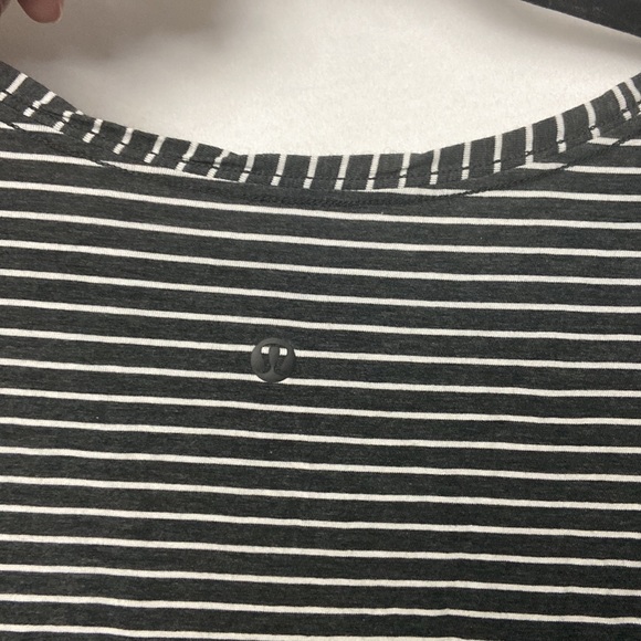 Lululemon love tee - Picture 2 of 2